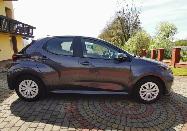 Toyota Yaris cena 54000 przebieg: 67000, rok produkcji 2022 z Skoczów małe 232